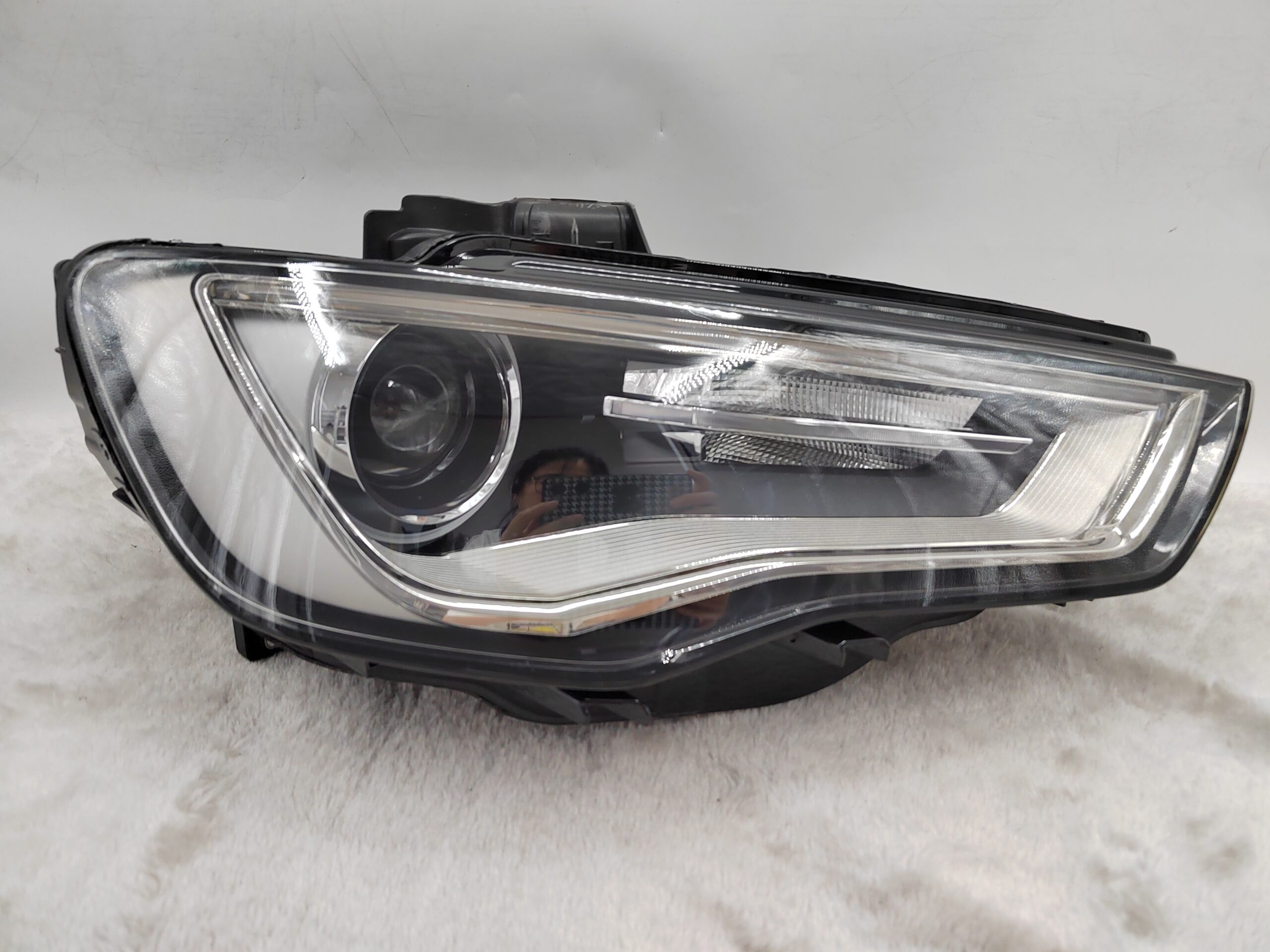 AUDI A3 8V 2013-2015 XENON R.H.S HEADLIGHT ASSEMBLY