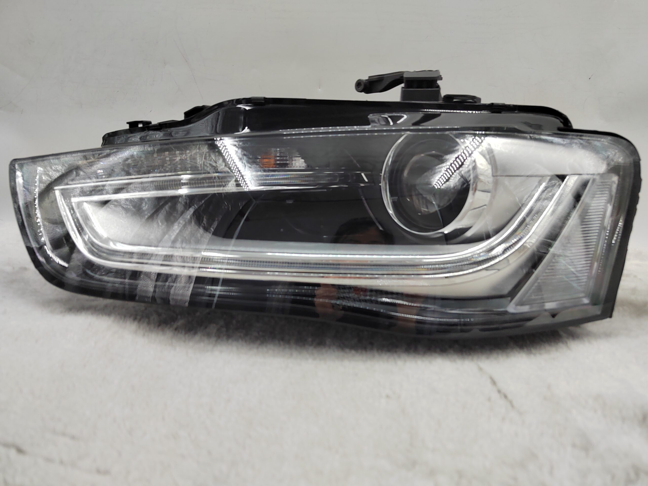 AUDI A4 B8 2011-2014 XENON L.H.S HEADLIGHT ASSEMBLY