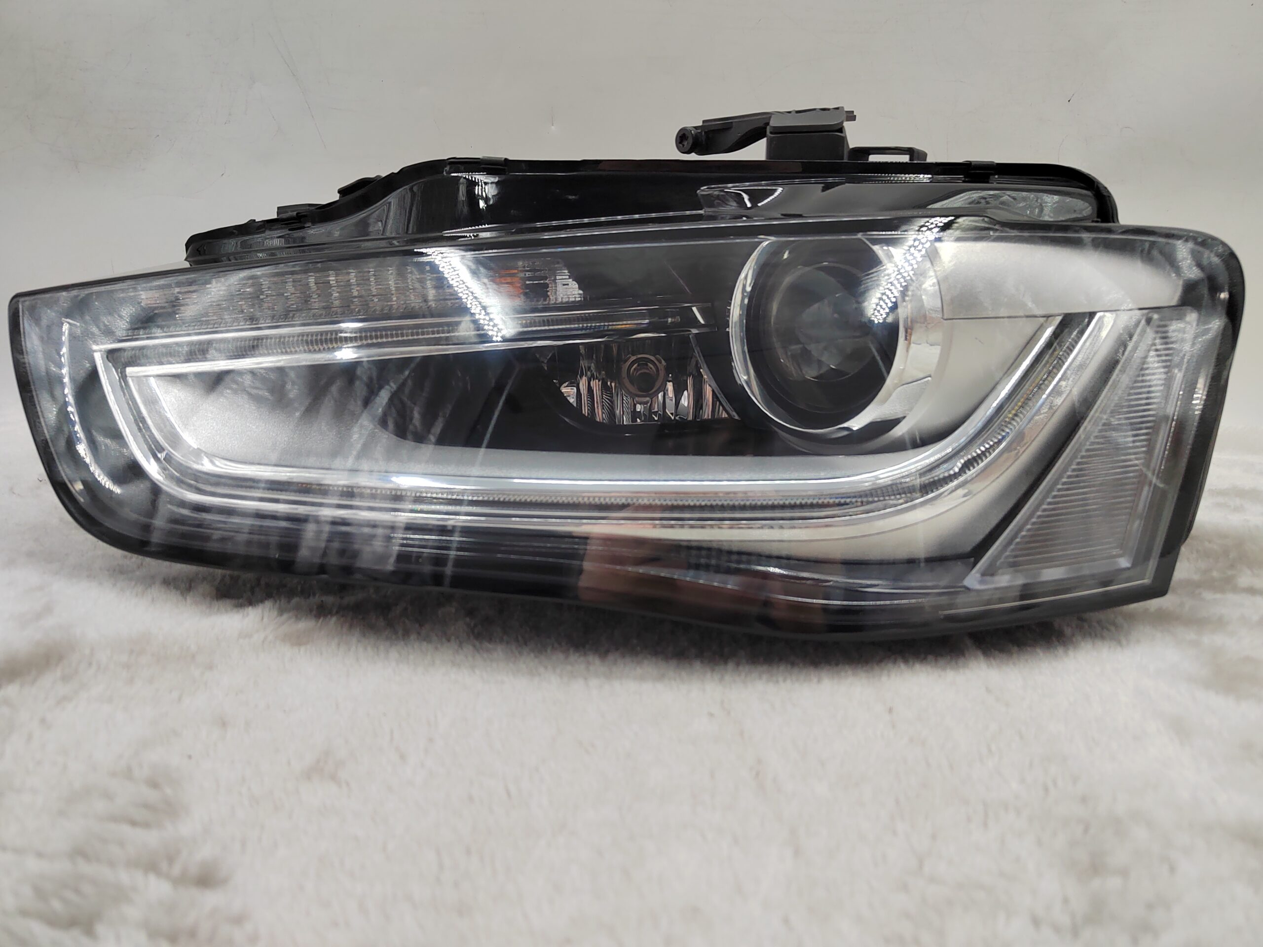 AUDI A4 B8 2011-2014 XENON L.H.S HEADLIGHT ASSEMBLY