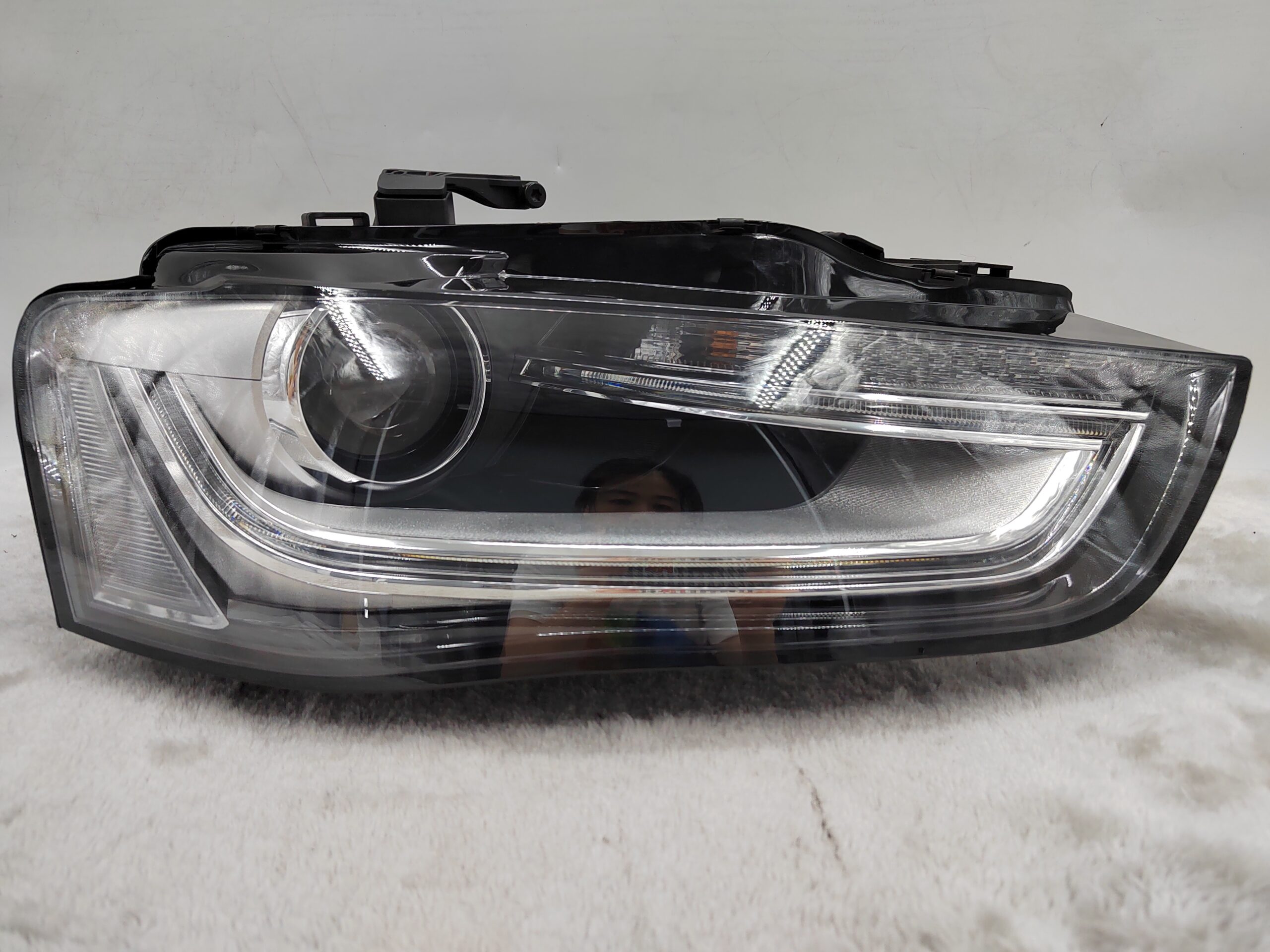 AUDI A4 B8 2011-2014 XENON R.H.S HEADLIGHT ASSEMBLY