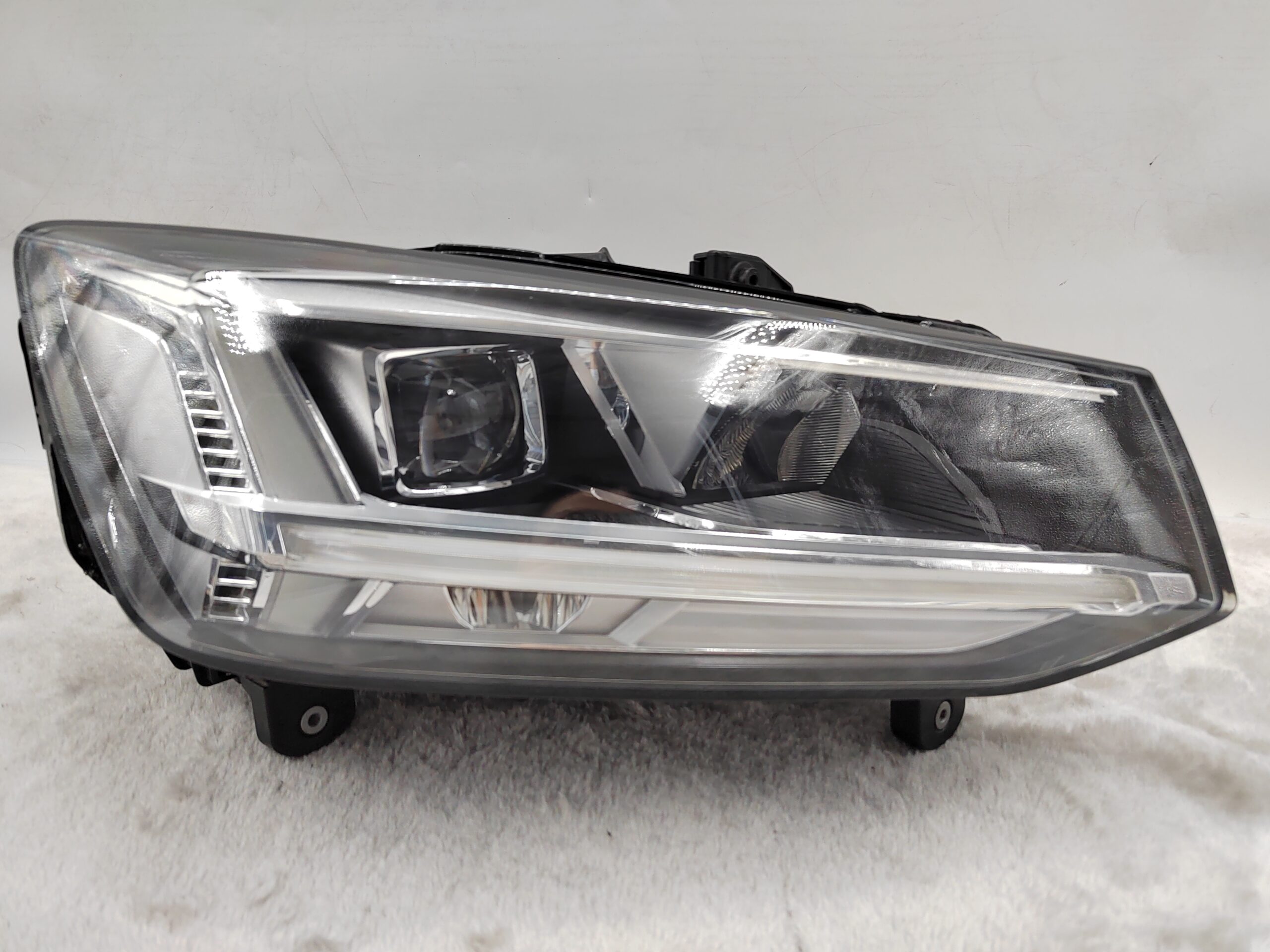 AUDI Q2 2016-2019 LED R.H.S HEADLIGHT ASSEMBLY