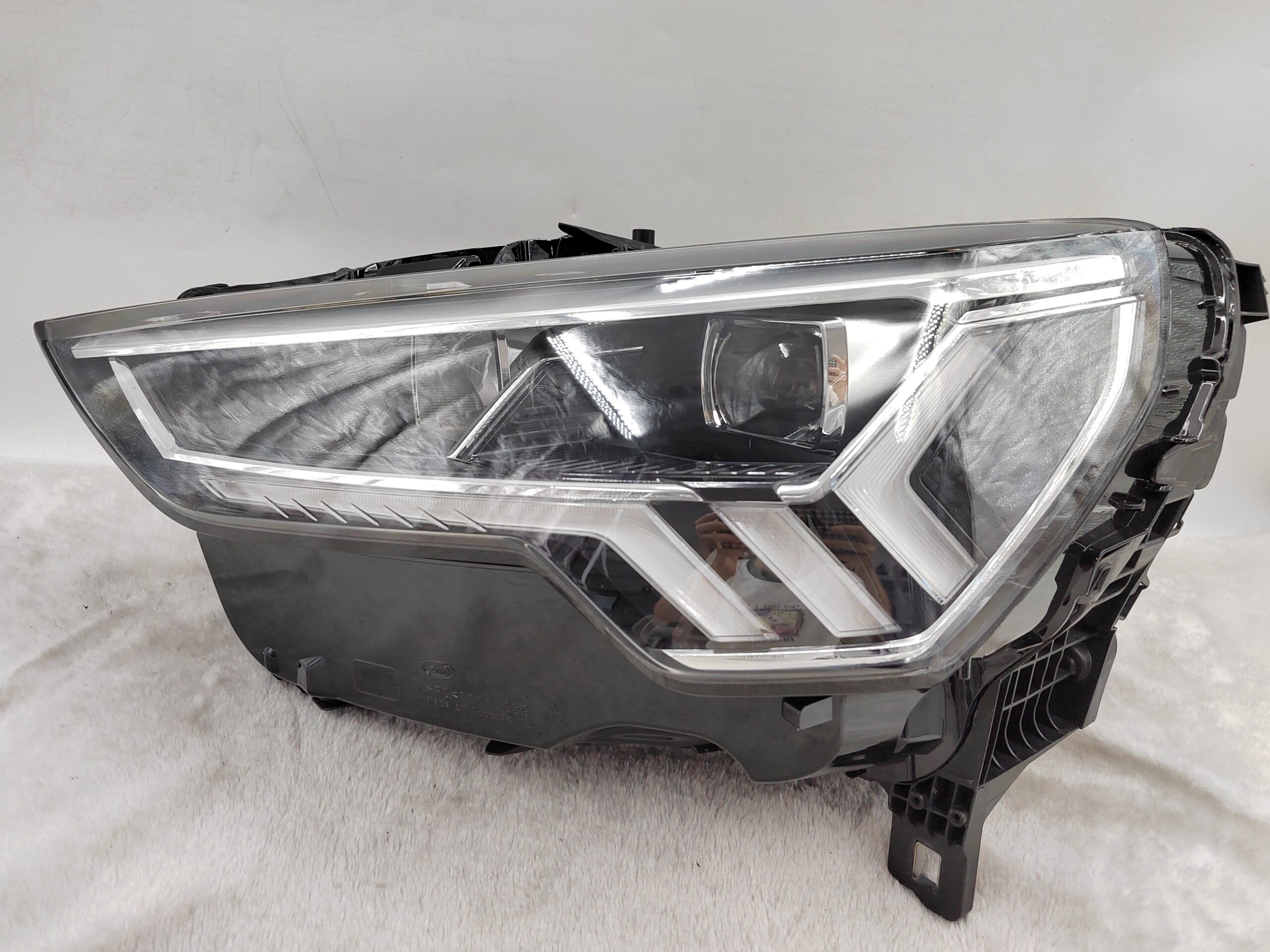 AUDI Q3 83A 2019-2023 LED L.H.S HEADLIGHT ASSEMBLY