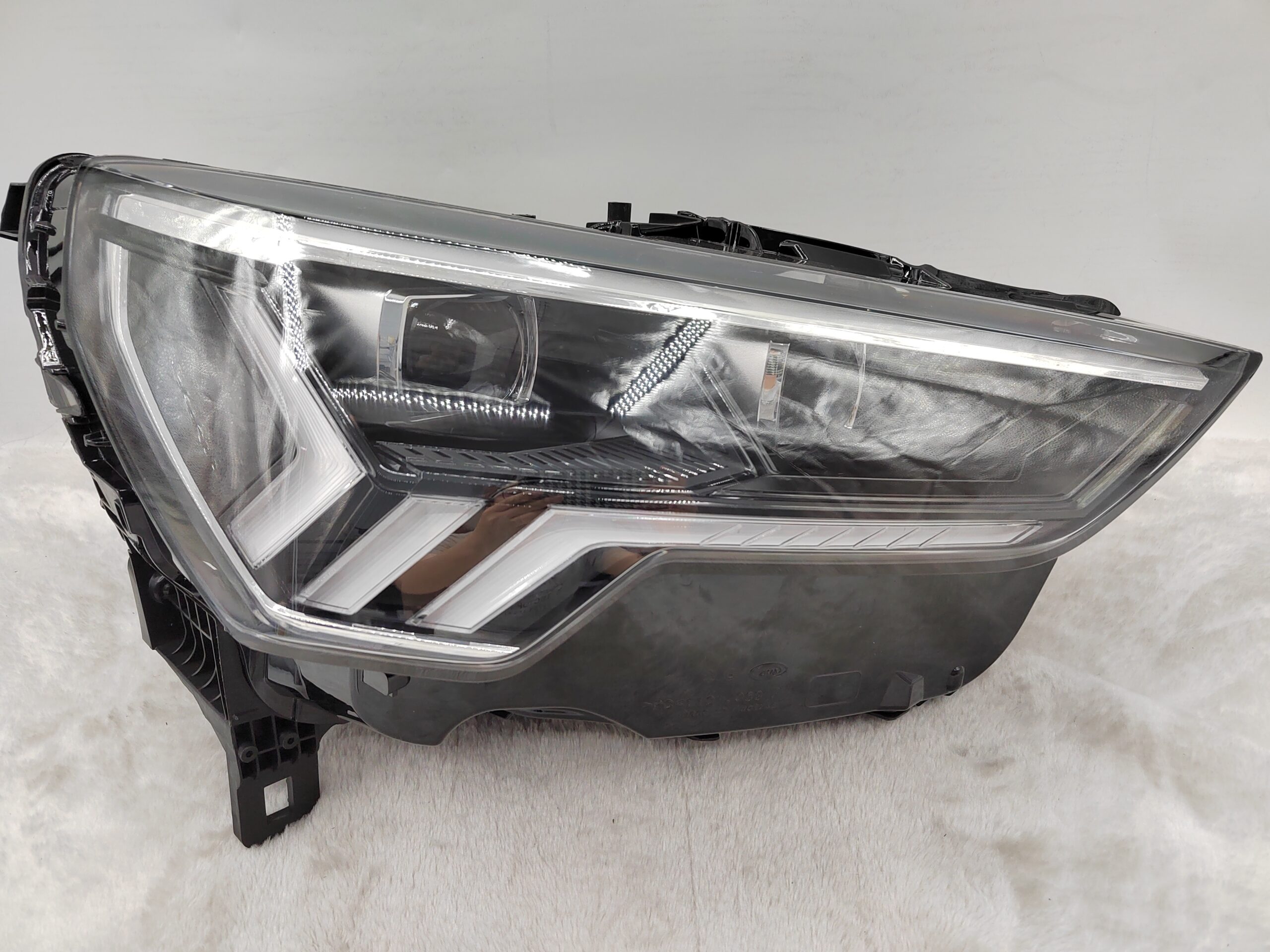 AUDI Q3 83A 2019-2023 LED R.H.S HEADLIGHT ASSEMBLY