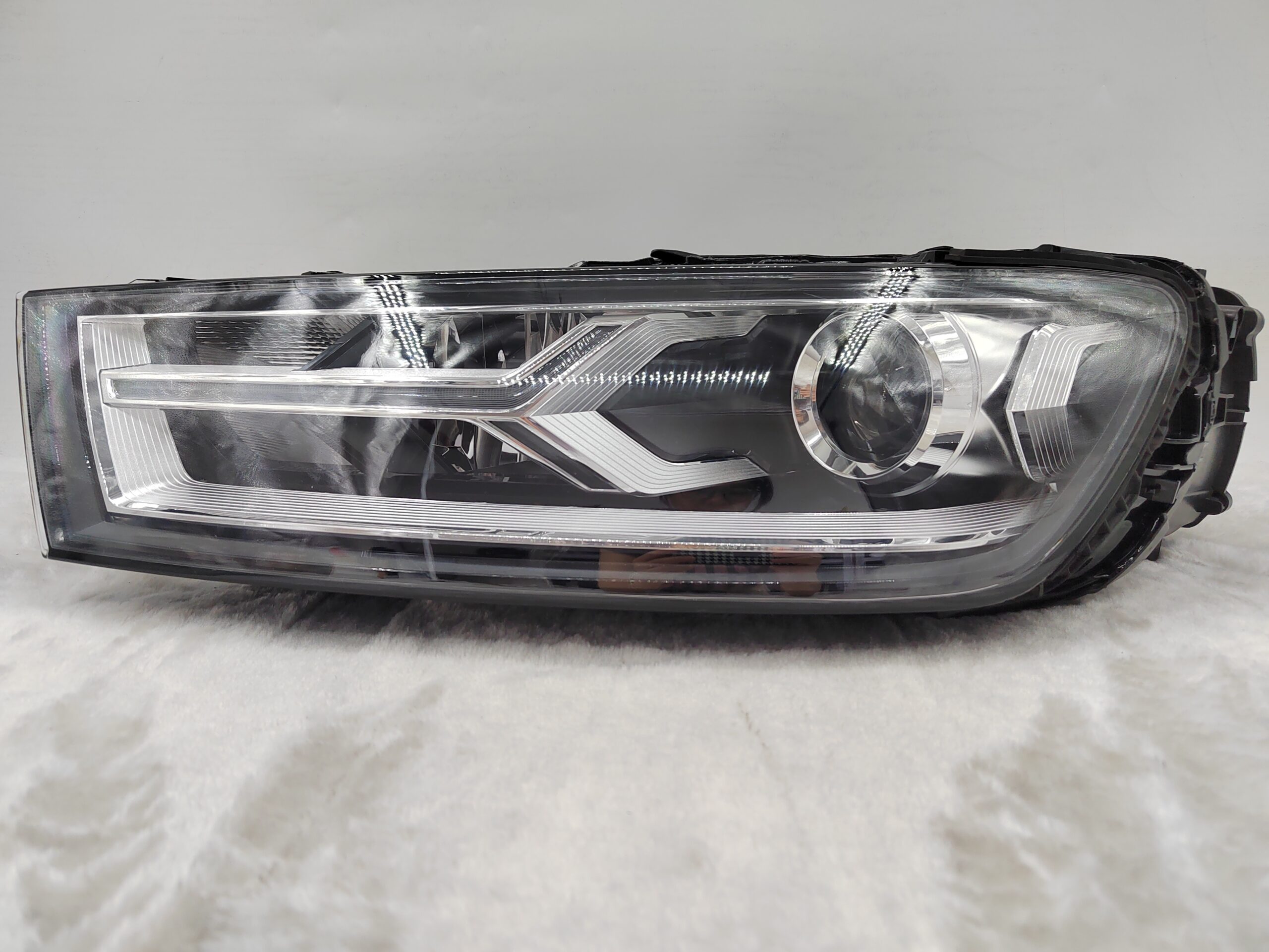 AUDI Q7 2016-2019 XENON L.H.S HEADLIGHT ASSEMBLY