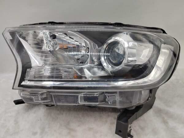 FORD EVEREST RANGER 2015-2019 LENS HALOGEN L.H.S HEADLIGHT ASSEMBLY