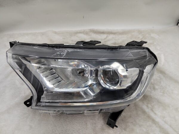 FORD EVEREST RANGER 2015-2019 HALOGEN L.H.S HEADLIGHT ASSEMBLY