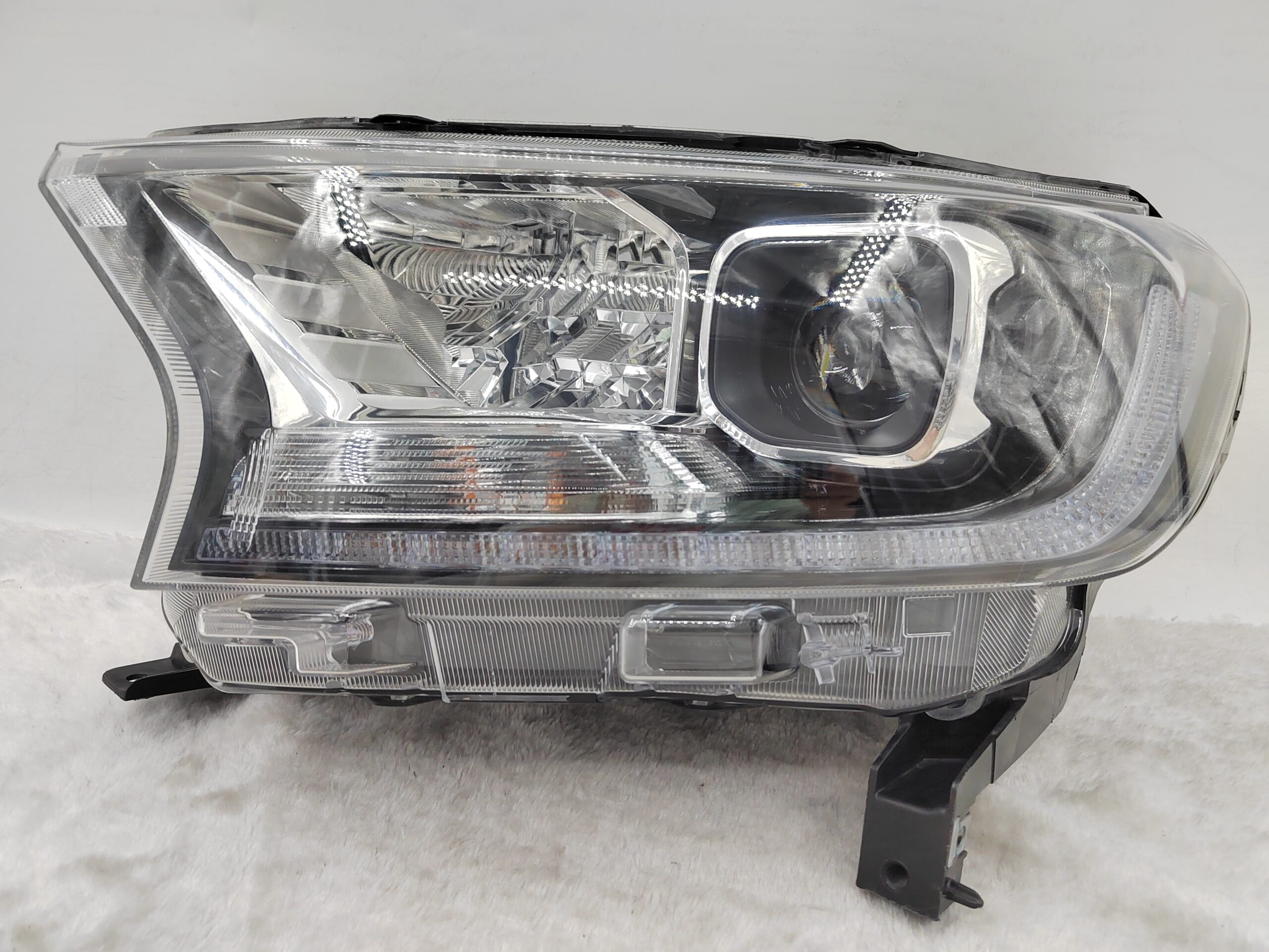 FORD EVEREST RANGER 2020-2021 LED L.H.S HEADLIGHT ASSEMBLY