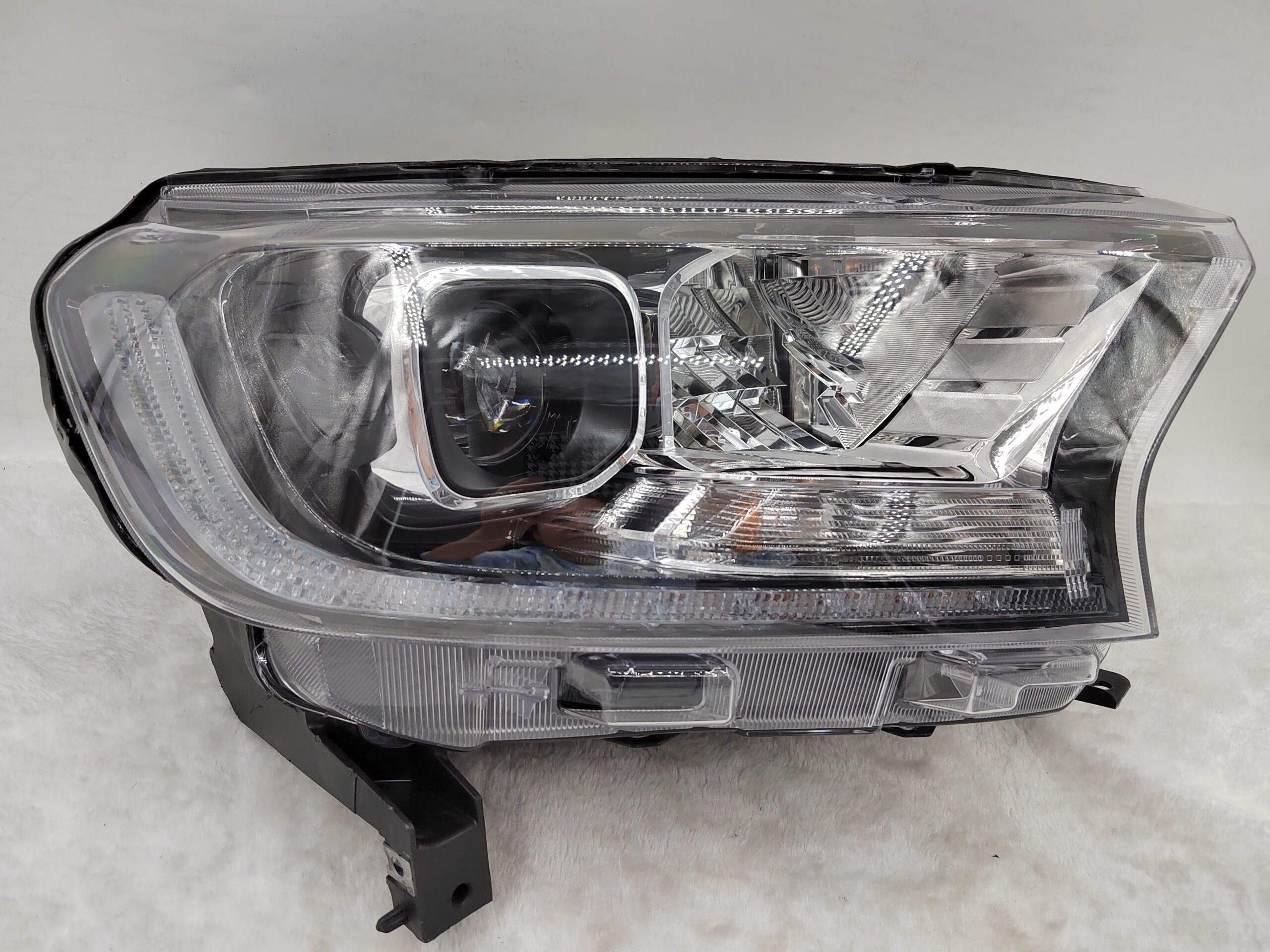 FORD EVEREST RANGER 2020-2021 LED R.H.S HEADLIGHT ASSEMBLY