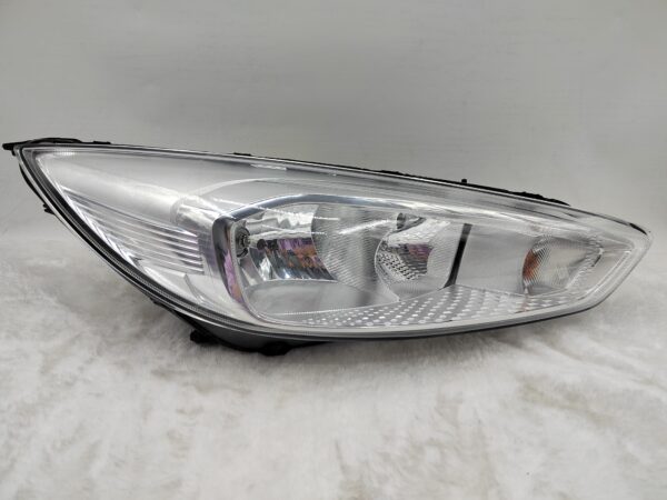 FORD FOCUS MK3 2015-2018 HALOGEN R.H.S HEADLIGHT ASSEMBLY