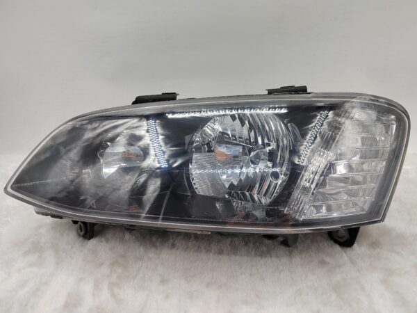 HOLDEN COMMODORE VE II SV6 2011-2012 HALOGEN L.H.S HEADLIGHT ASSEMBLY