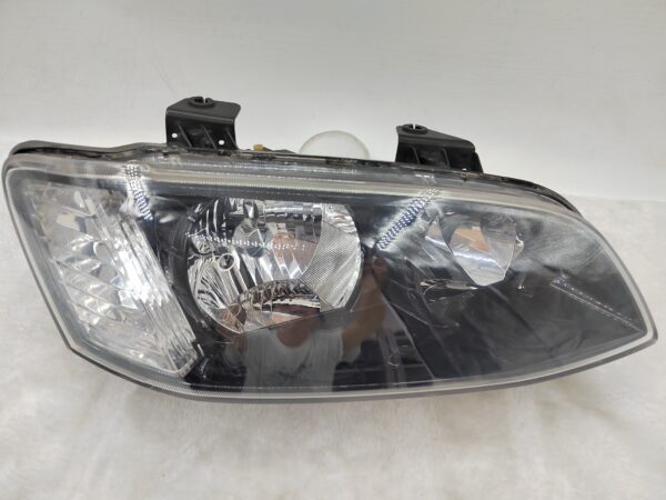 HOLDEN COMMODORE VE II SV6 2011-2012 HALOGEN R.H.S HEADLIGHT ASSEMBLY