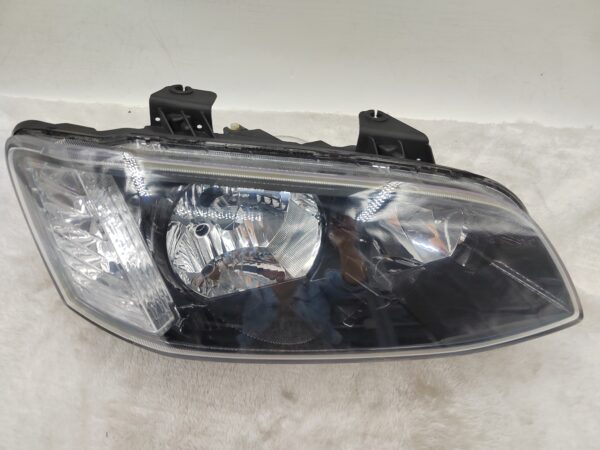 HOLDEN COMMODORE VE II SV6 2011-2012 HALOGEN R.H.S HEADLIGHT ASSEMBLY