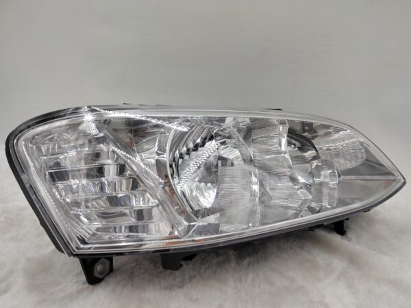 HOLDEN COMMODORE VE II SV6 2011-2012 HALOGEN R.H.S HEADLIGHT ASSEMBLY