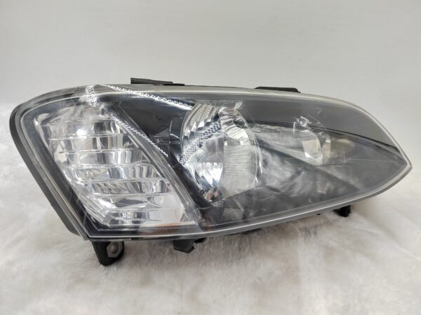 HOLDEN COMMODORE VE II SV6 2011-2012 HALOGEN R.H.S HEADLIGHT ASSEMBLY