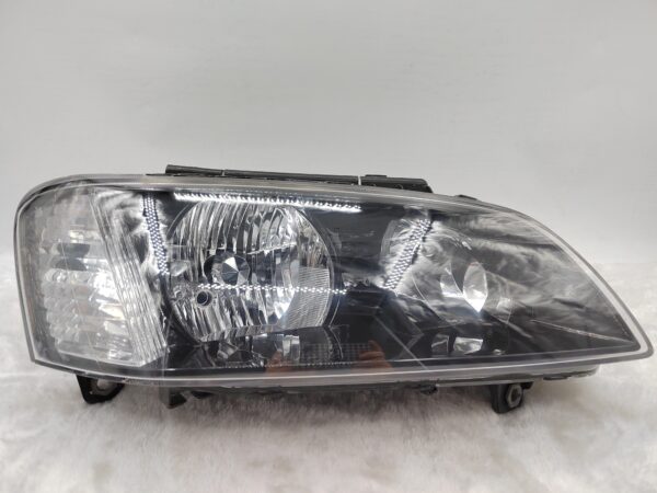 HOLDEN COMMODORE VE SV6 2007-2010 HALOGEN R.H.S HEADLIGHT ASSEMBLY