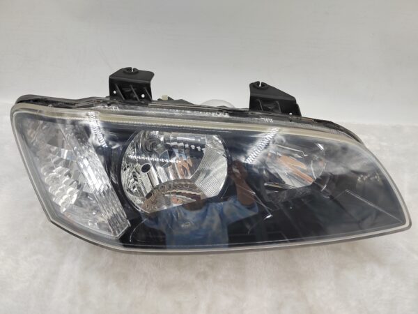 HOLDEN COMMODORE VE SV6 2007-2010 HALOGEN R.H.S HEADLIGHT ASSEMBLY