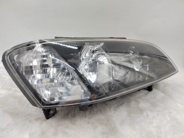 HOLDEN COMMODORE VE SV6 2007-2010 HALOGEN R.H.S HEADLIGHT ASSEMBLY