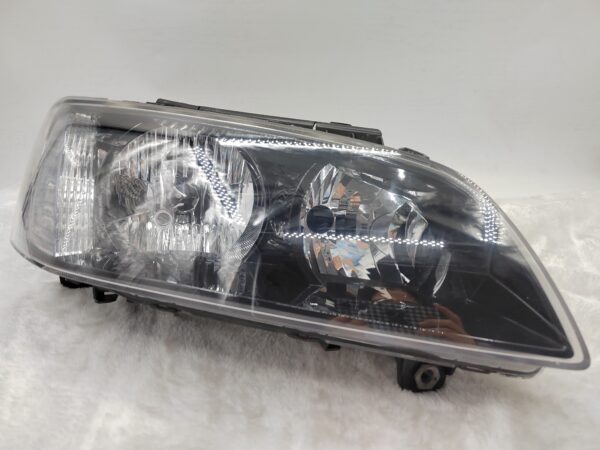 HOLDEN COMMODORE VE SV6 2007-2010 HALOGEN R.H.S HEADLIGHT ASSEMBLY