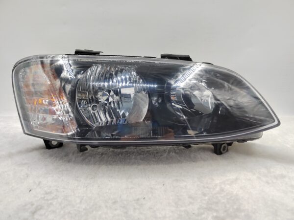 HOLDEN COMMODORE VE SV6 2007-2010 HALOGEN R.H.S HEADLIGHT ASSEMBLY