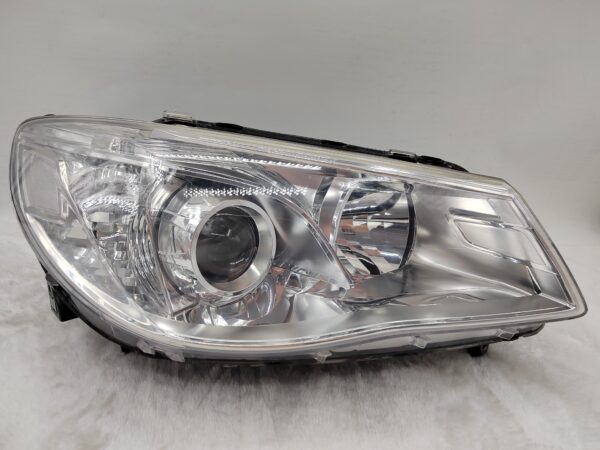 HOLDEN COMMODORE VF SV6 2013-2017 LENS HALOGEN R.H.S HEADLIGHT ASSEMBLY