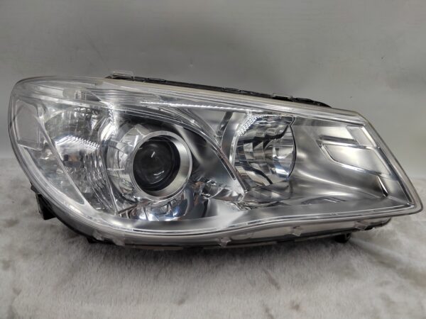 HOLDEN COMMODORE VF SV6 2013-2017 LENS HALOGEN R.H.S HEADLIGHT ASSEMBLY