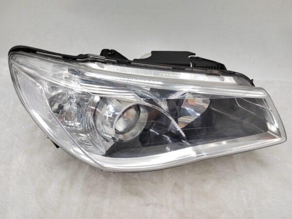 HOLDEN COMMODORE VF SV6 2013-2017 LENS HALOGEN R.H.S HEADLIGHT ASSEMBLY