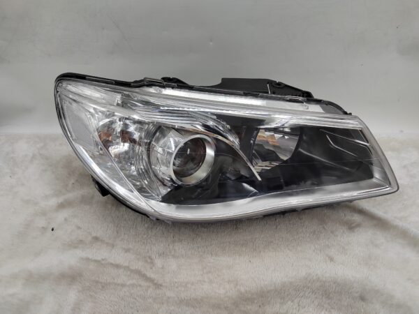 HOLDEN COMMODORE VF SV6 2013-2017 LENS HALOGEN R.H.S HEADLIGHT ASSEMBLY