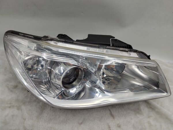 HOLDEN COMMODORE VF SV6 2013-2017 LENS HALOGEN R.H.S HEADLIGHT ASSEMBLY