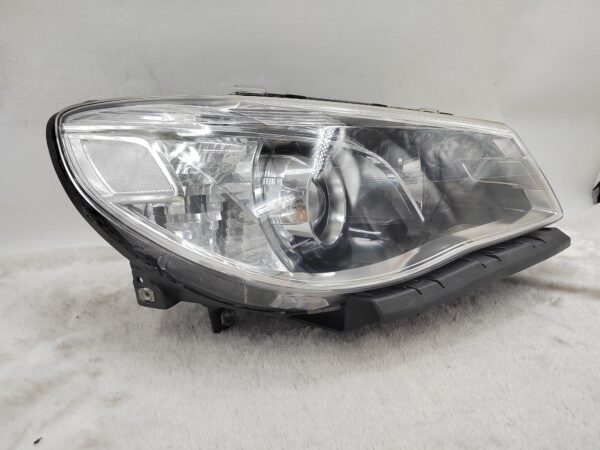 HOLDEN COMMODORE VF SV6 2013-2017 LENS HALOGEN R.H.S HEADLIGHT ASSEMBLY