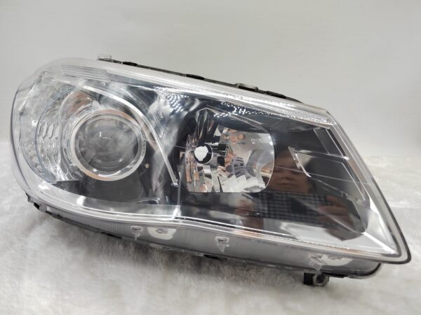 HOLDEN COMMODORE VF SV6 2013-2017 LENS HALOGEN R.H.S HEADLIGHT ASSEMBLY