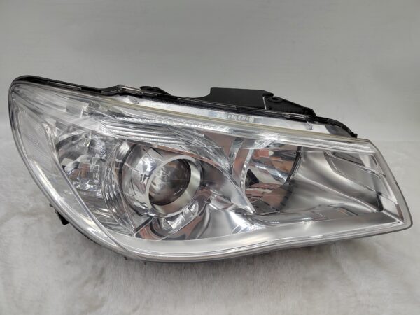 HOLDEN COMMODORE VF SV6 2013-2017 LENS HALOGEN R.H.S HEADLIGHT ASSEMBLY