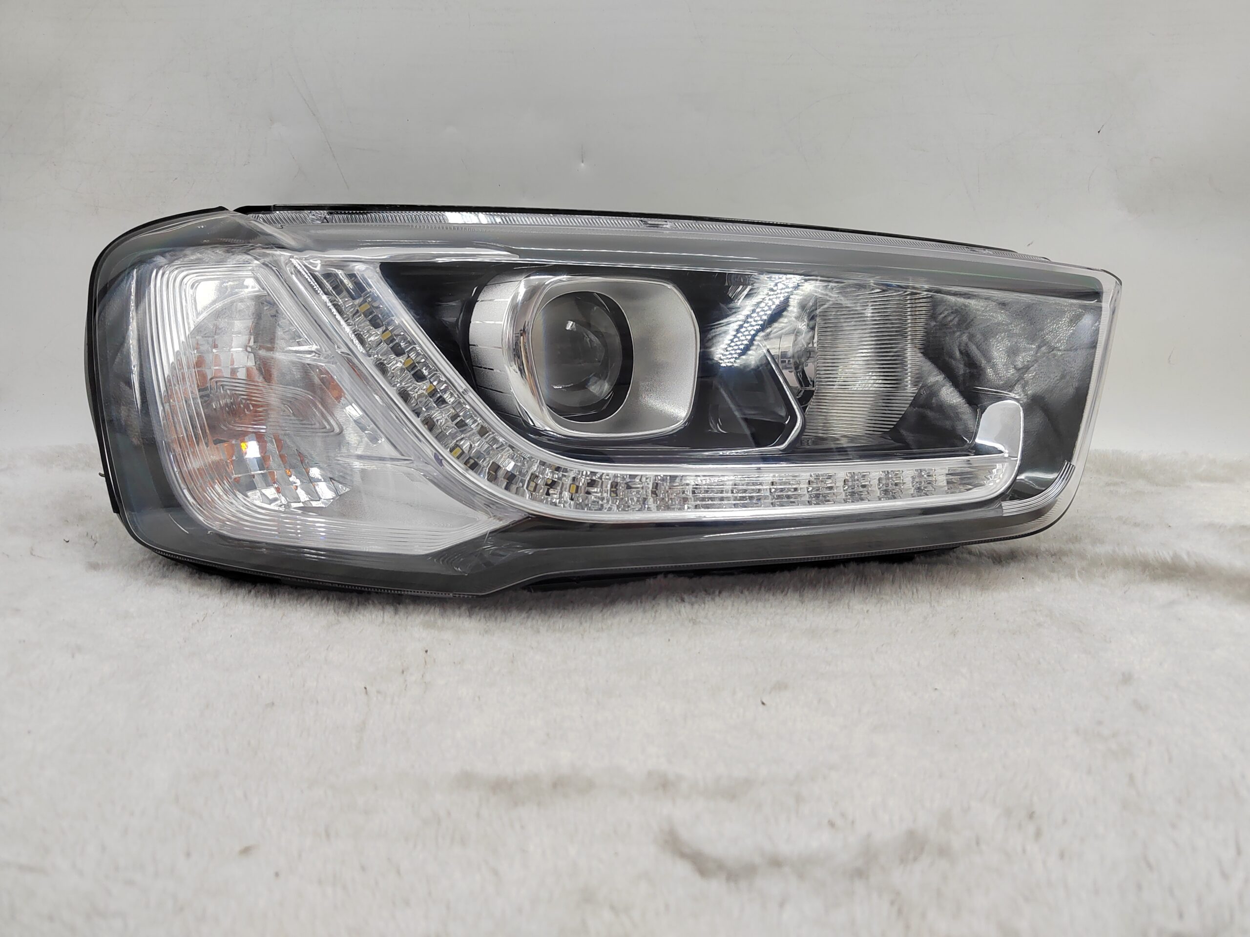 HOLDEN CAPTIVA 2016-2021 HALOGEN R.H.S HEADLIGHT ASSEMBLY