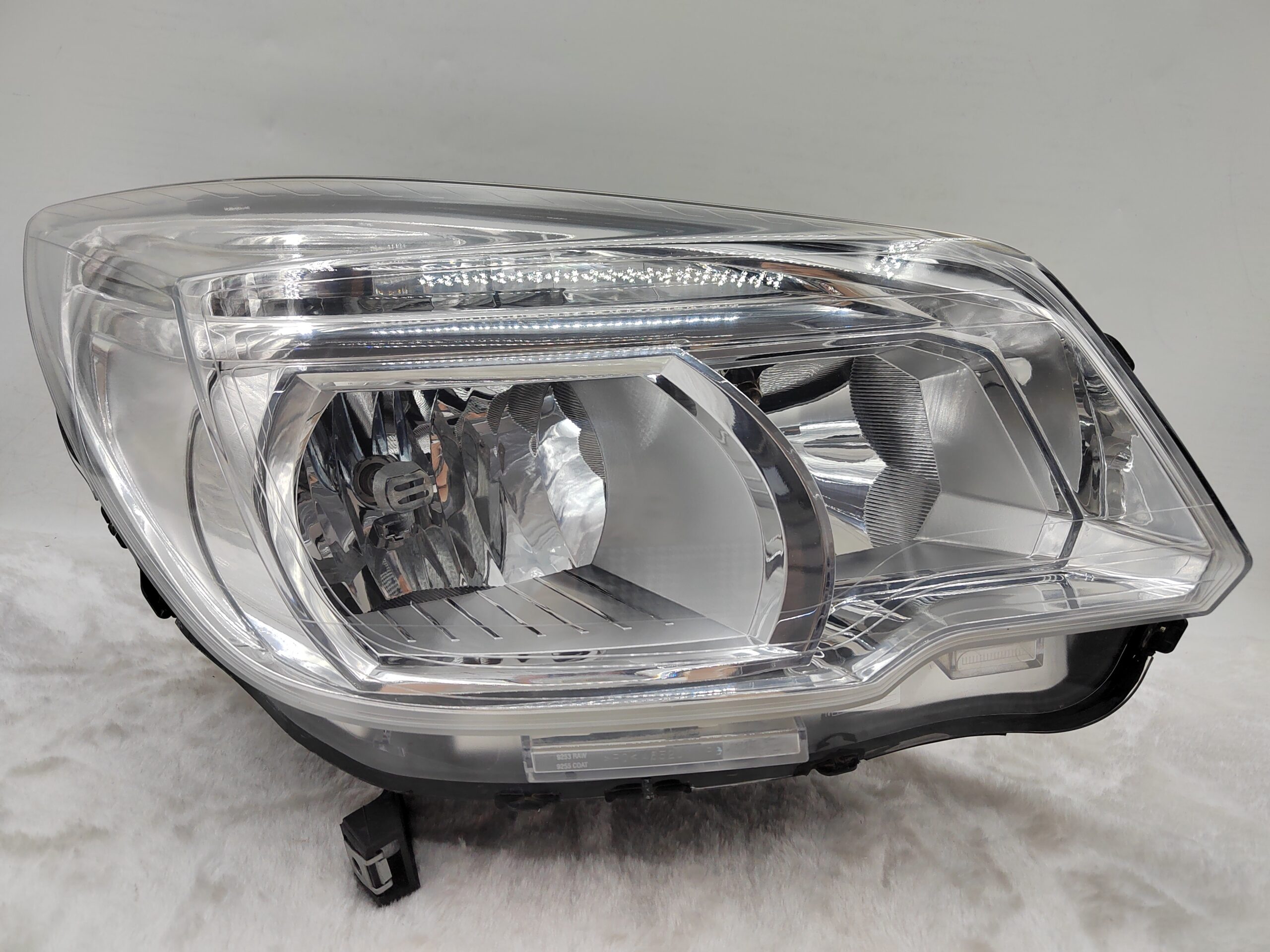 HOLDEN COLORADO 2012-2015 HALOGEN R.H.S HEADLIGHT ASSEMBLY