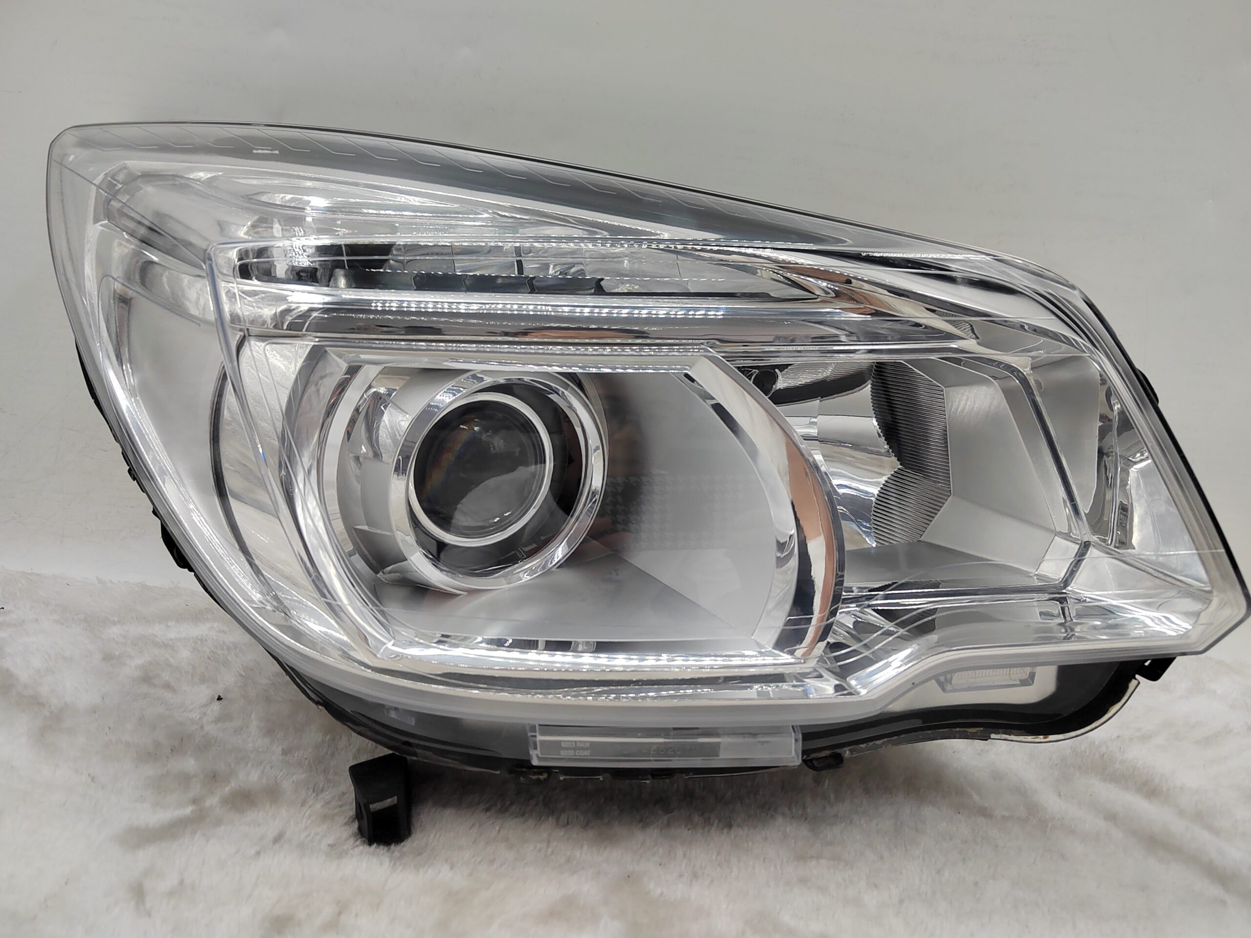 HOLDEN COLORADO 2012-2015 LENS HALOGEN R.H.S HEADLIGHT ASSEMBLY