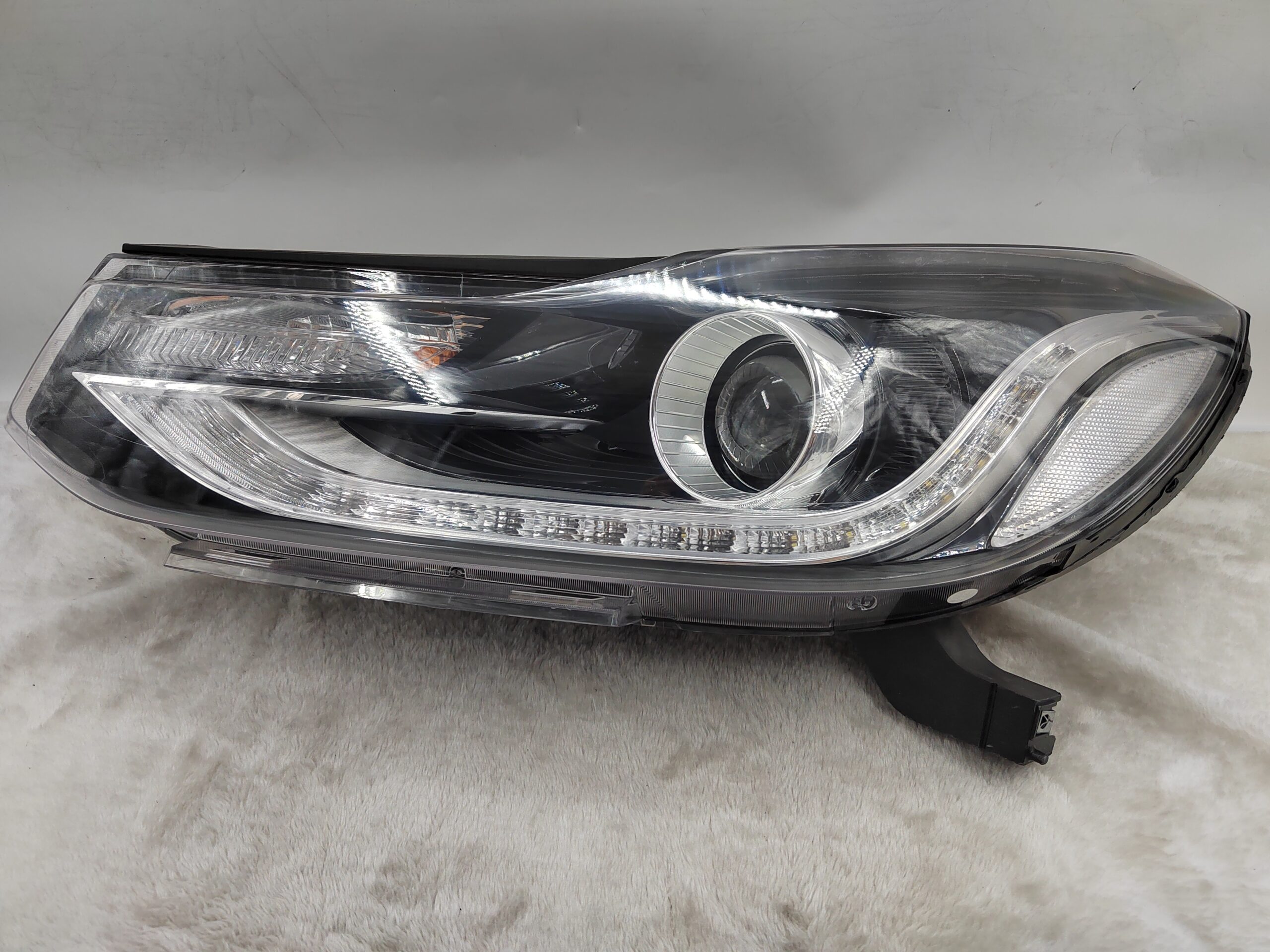 HOLDEN TRAX 2017-2023 LENS HALOGEN L.H.S HEADLIGHT ASSEMBLY