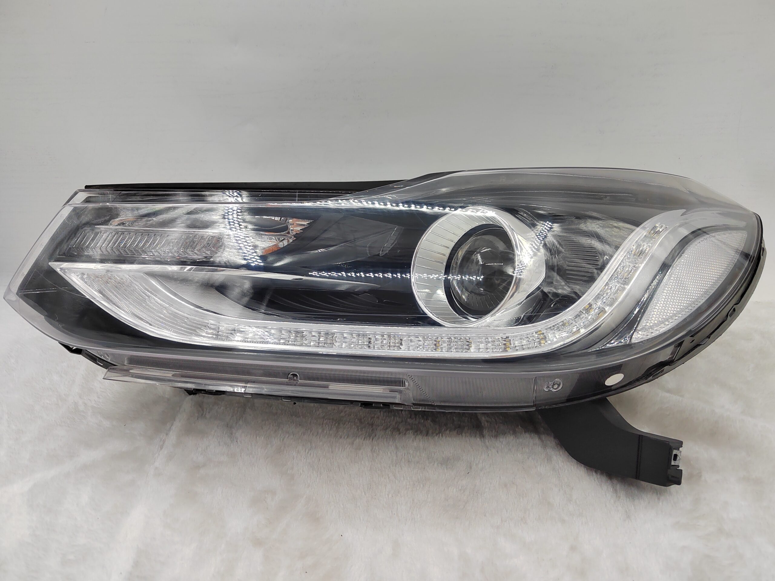 HOLDEN TRAX 2017-2023 LENS HALOGEN L.H.S HEADLIGHT ASSEMBLY