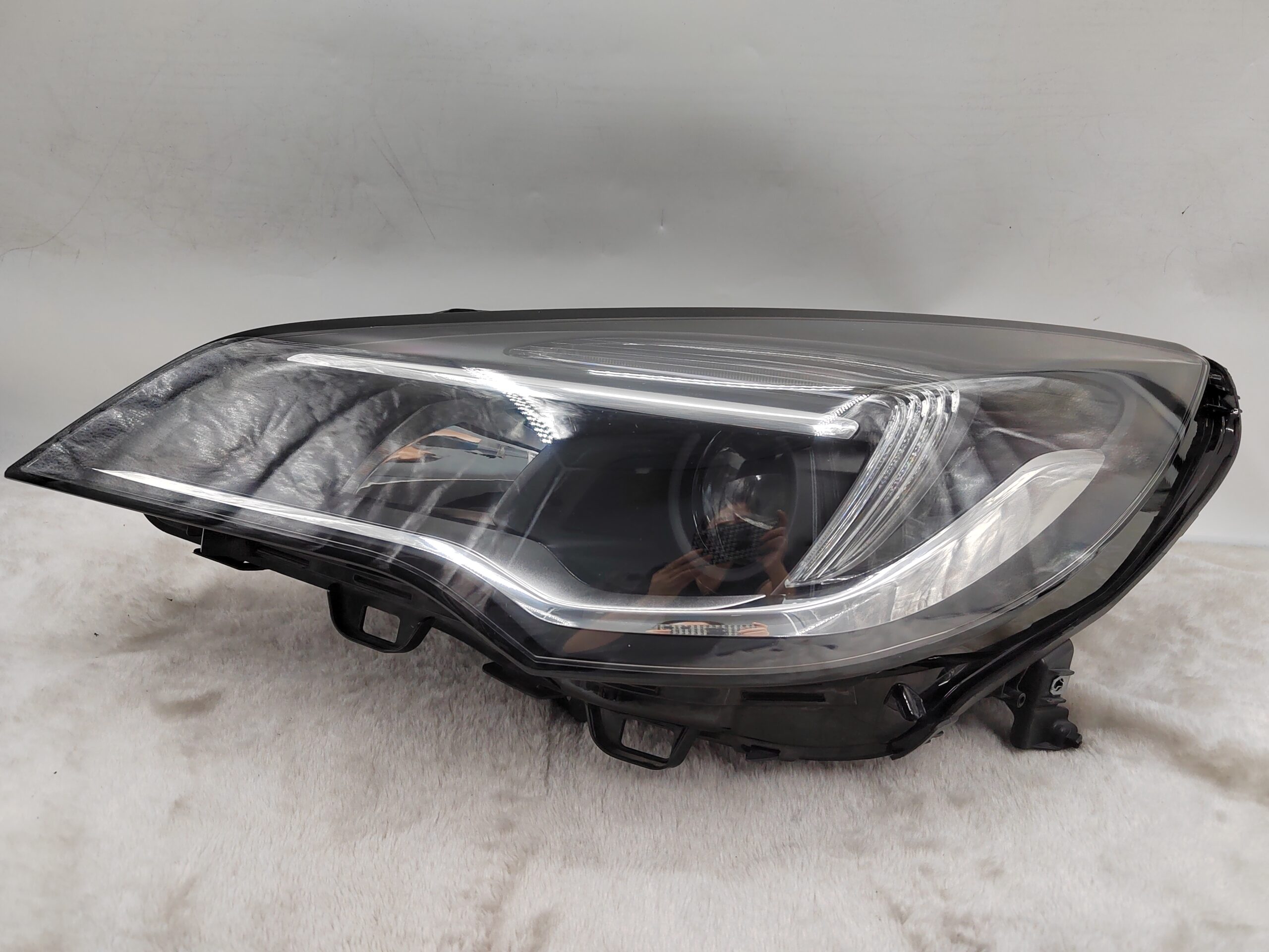 HOLDEN ASTRA 2016-2020 LENS HALOGEN L.H.S HEADLIGHT ASSEMBLY