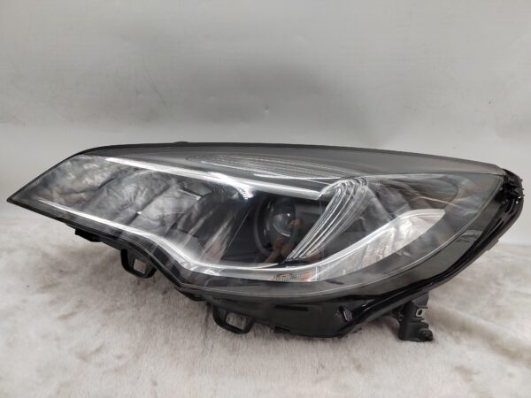 HOLDEN ASTRA 2016-2020 LENS HALOGEN L.H.S HEADLIGHT ASSEMBLY