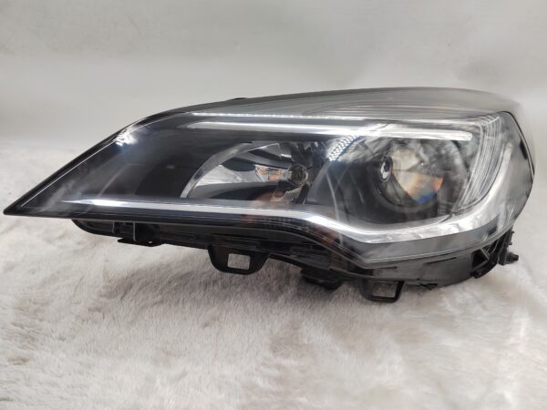 HOLDEN ASTRA 2016-2020 LENS HALOGEN L.H.S HEADLIGHT ASSEMBLY