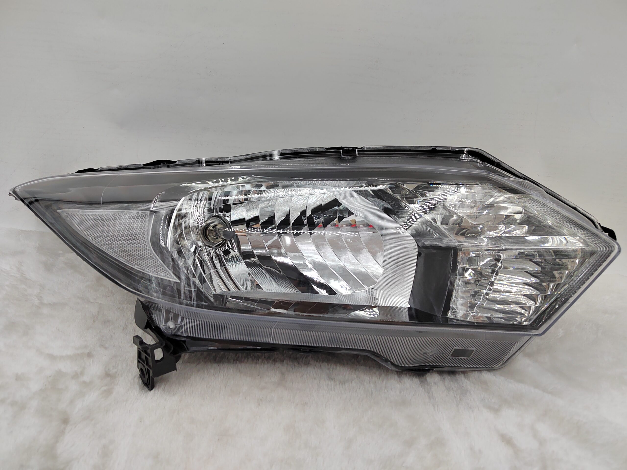 HONDA HR-V 2015-2018 HALOGEN R.H.S HEADLIGHT ASSEMBLY