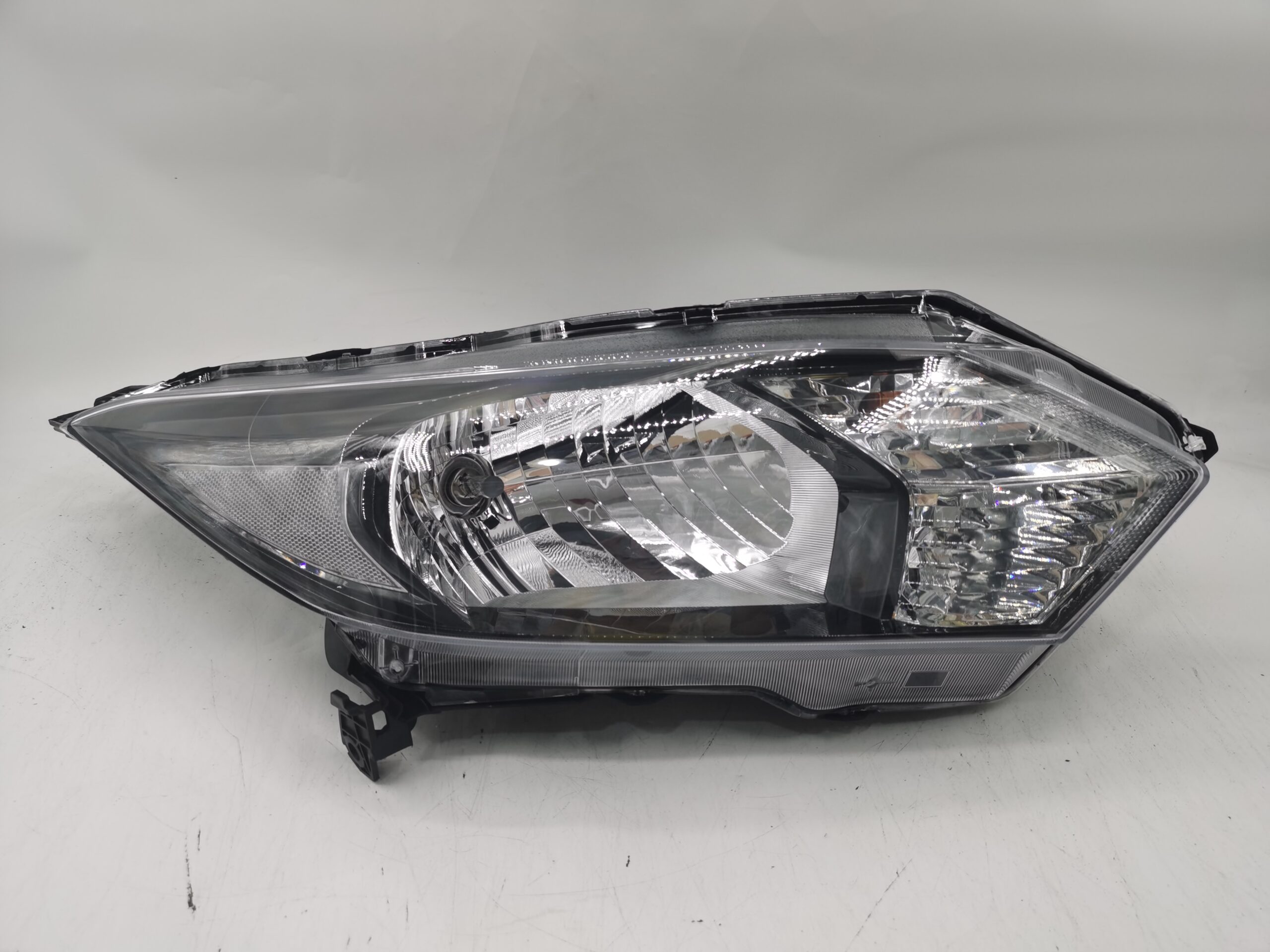 HONDA HR-V 2015-2018 HALOGEN R.H.S HEADLIGHT ASSEMBLY