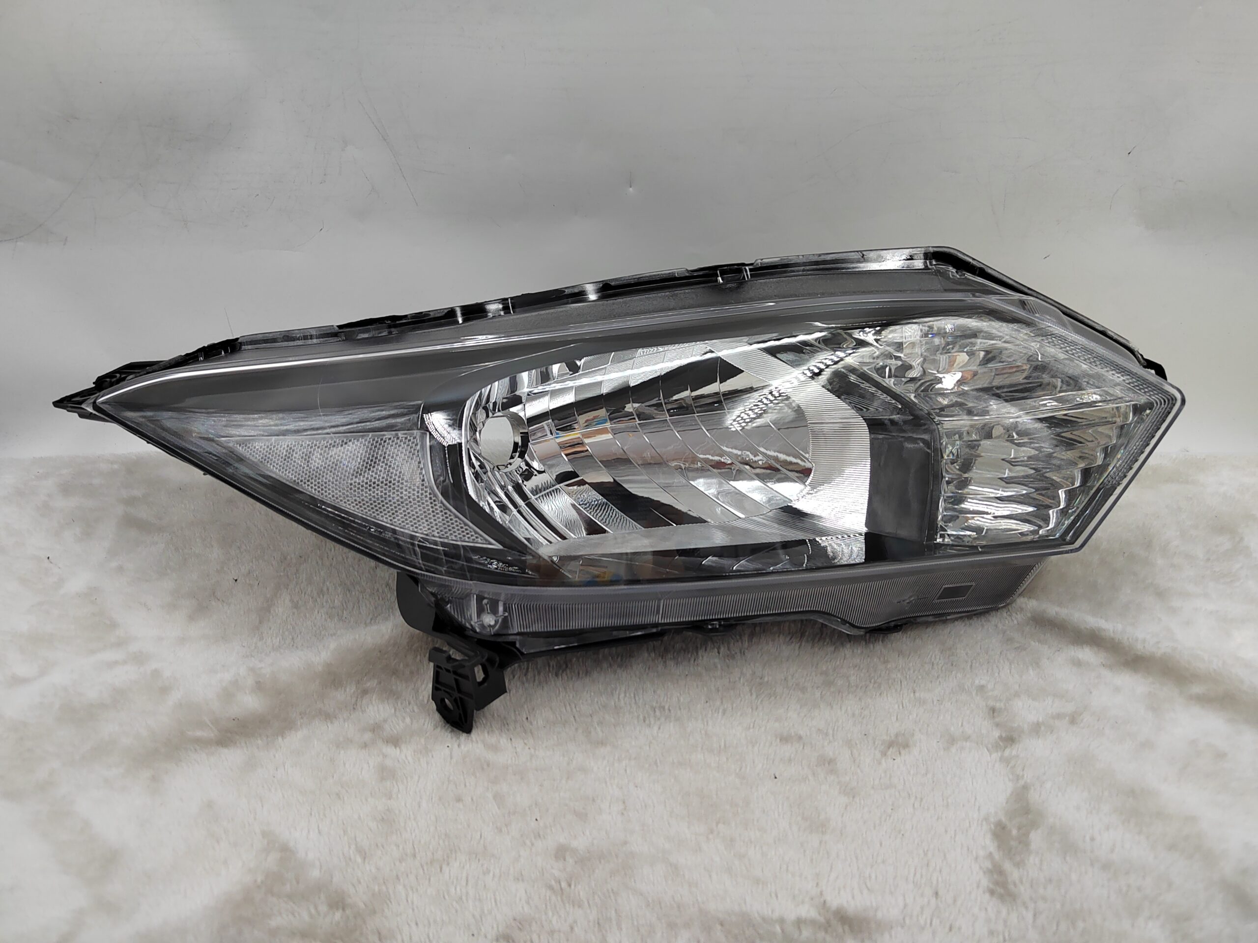 HONDA HR-V 2015-2018 HALOGEN R.H.S HEADLIGHT ASSEMBLY