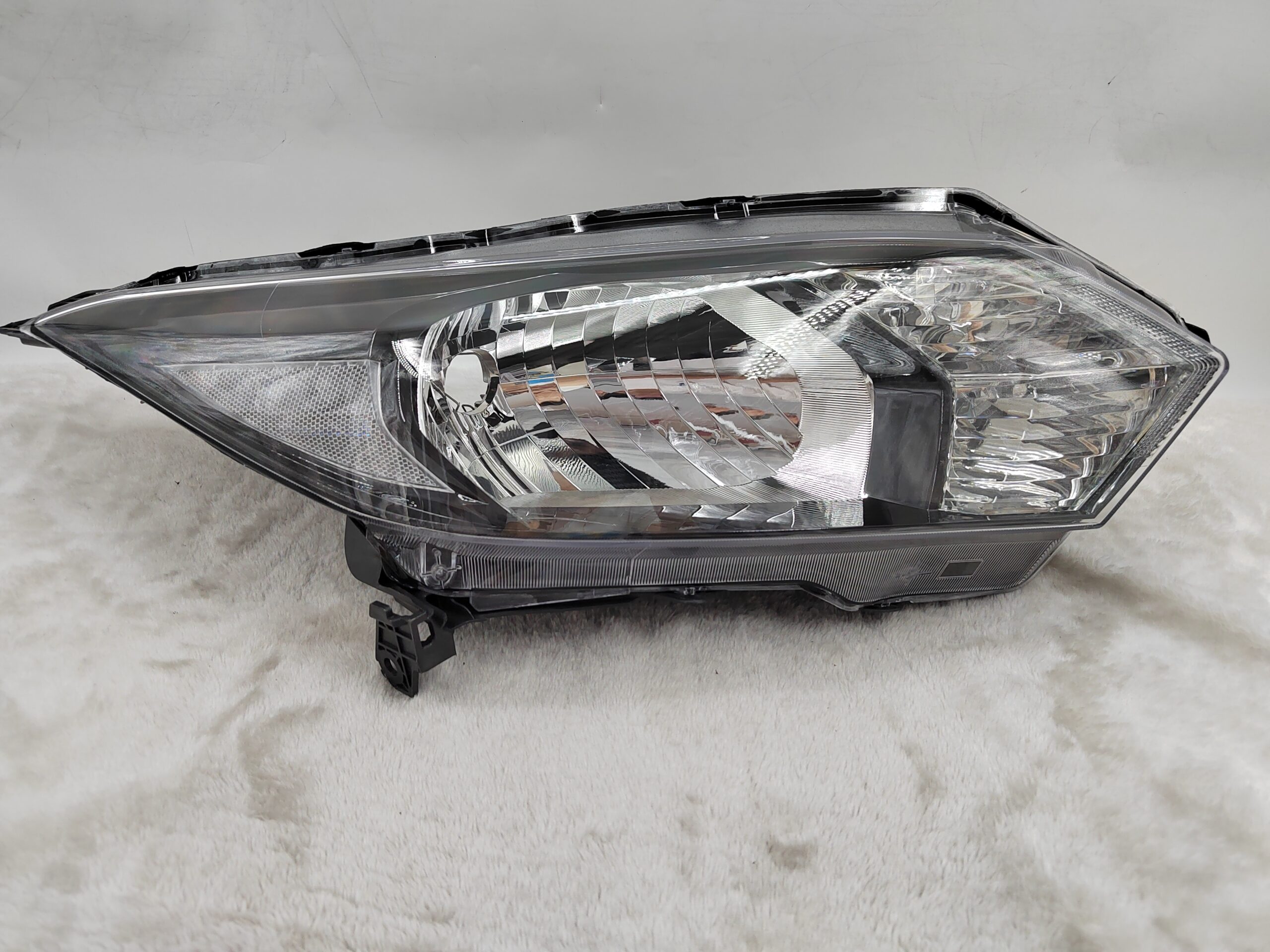 HONDA HR-V 2015-2018 HALOGEN R.H.S HEADLIGHT ASSEMBLY