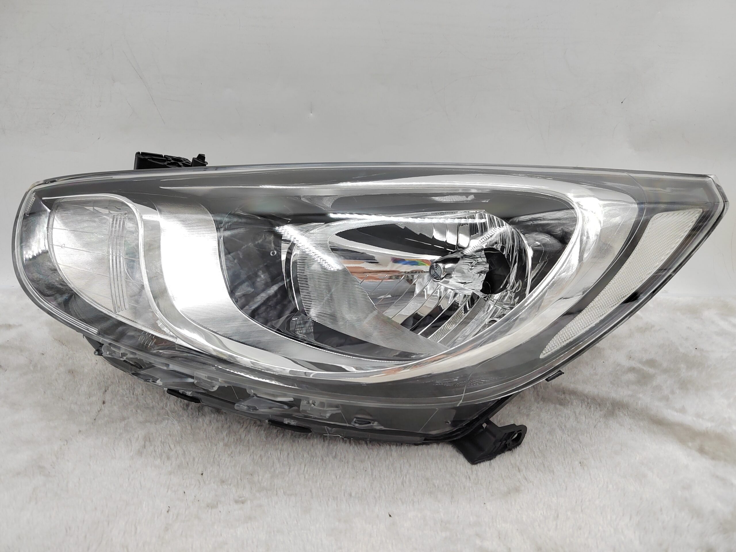 HYUNDAI ACCENT RB 2012-2014 HALOGEN L.H.S HEADLIGHT ASSEMBLY