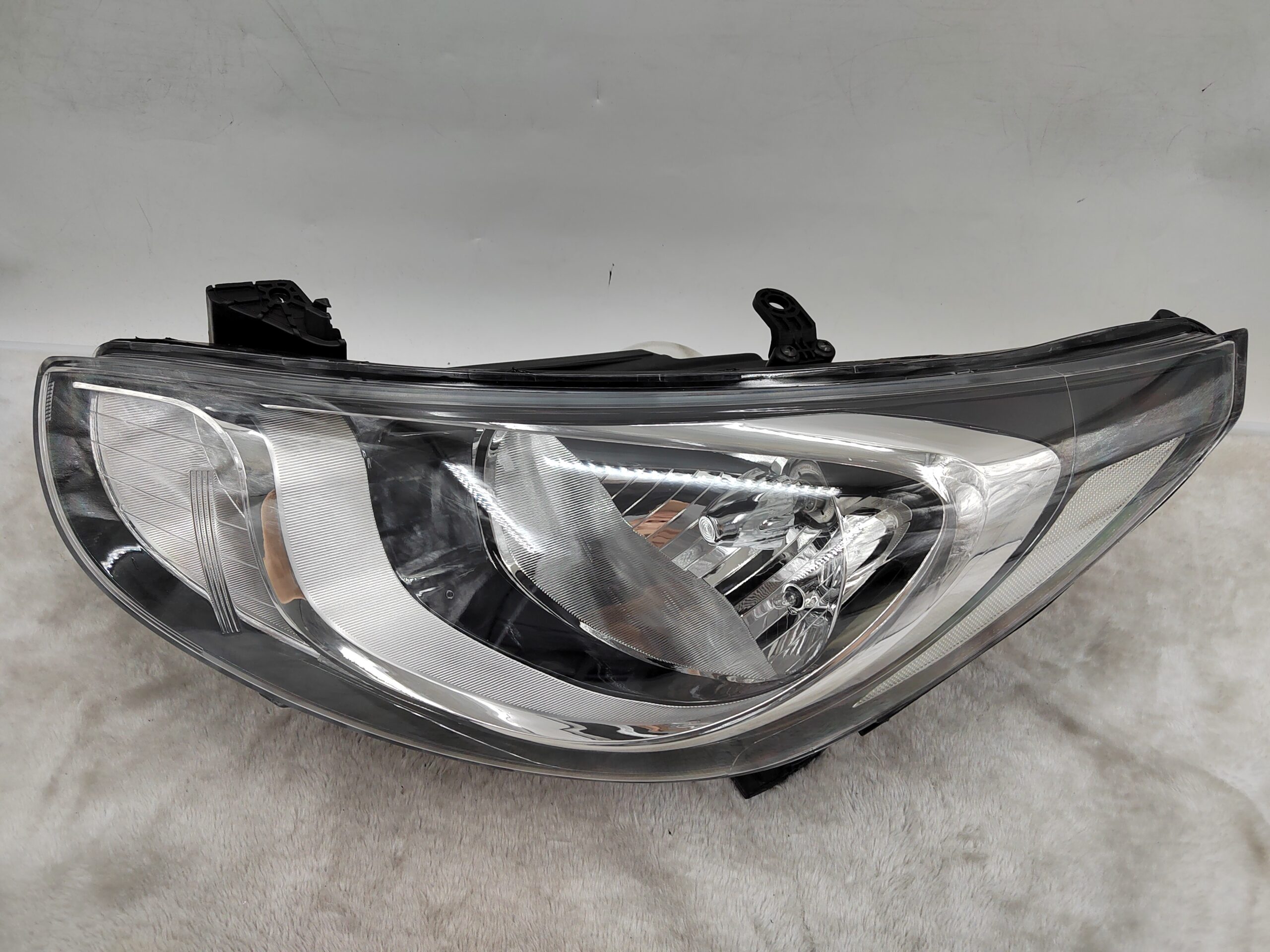 HYUNDAI ACCENT RB 2012-2014 HALOGEN L.H.S HEADLIGHT ASSEMBLY