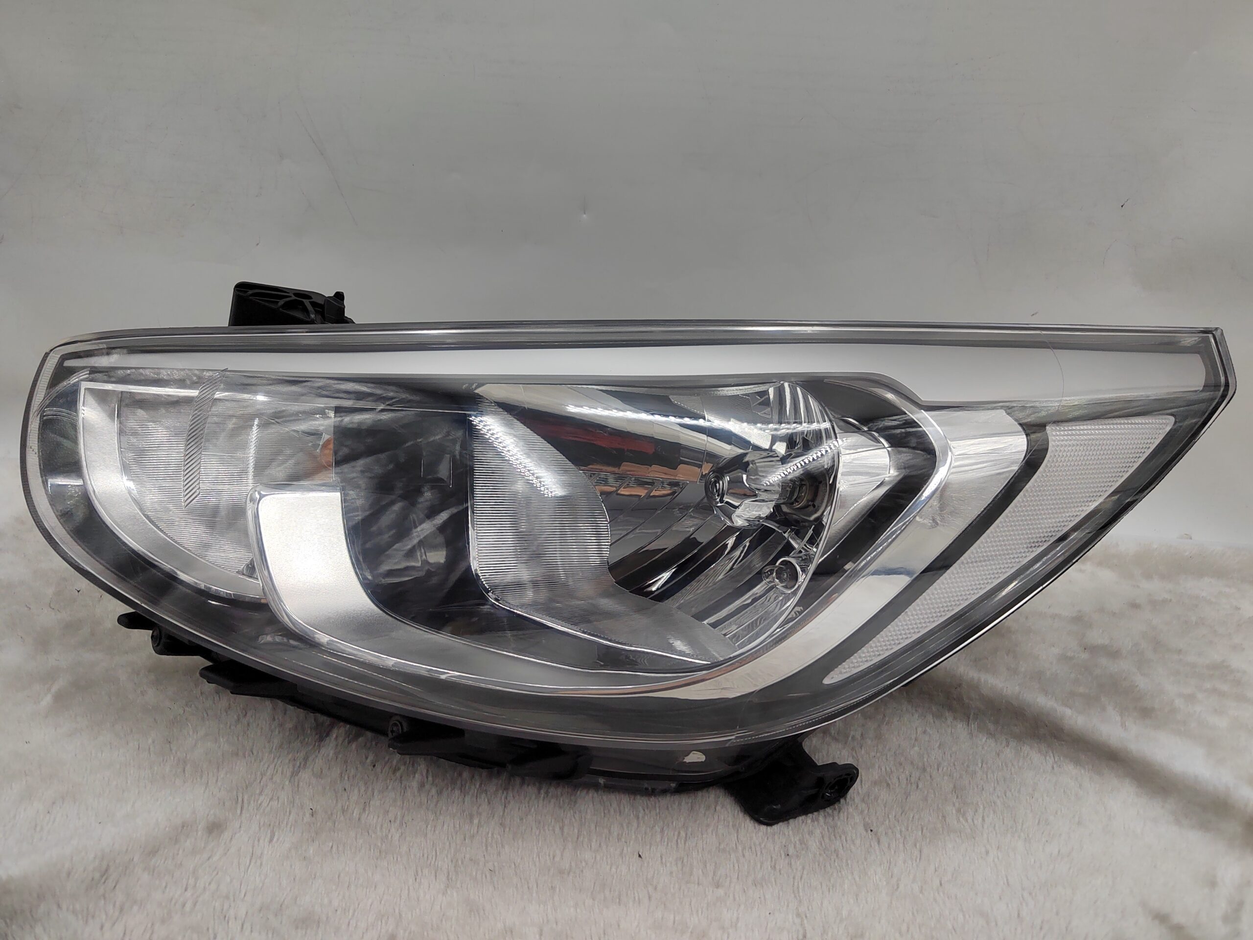 HYUNDAI ACCENT RB 2015-2017 HALOGEN L.H.S HEADLIGHT ASSEMBLY