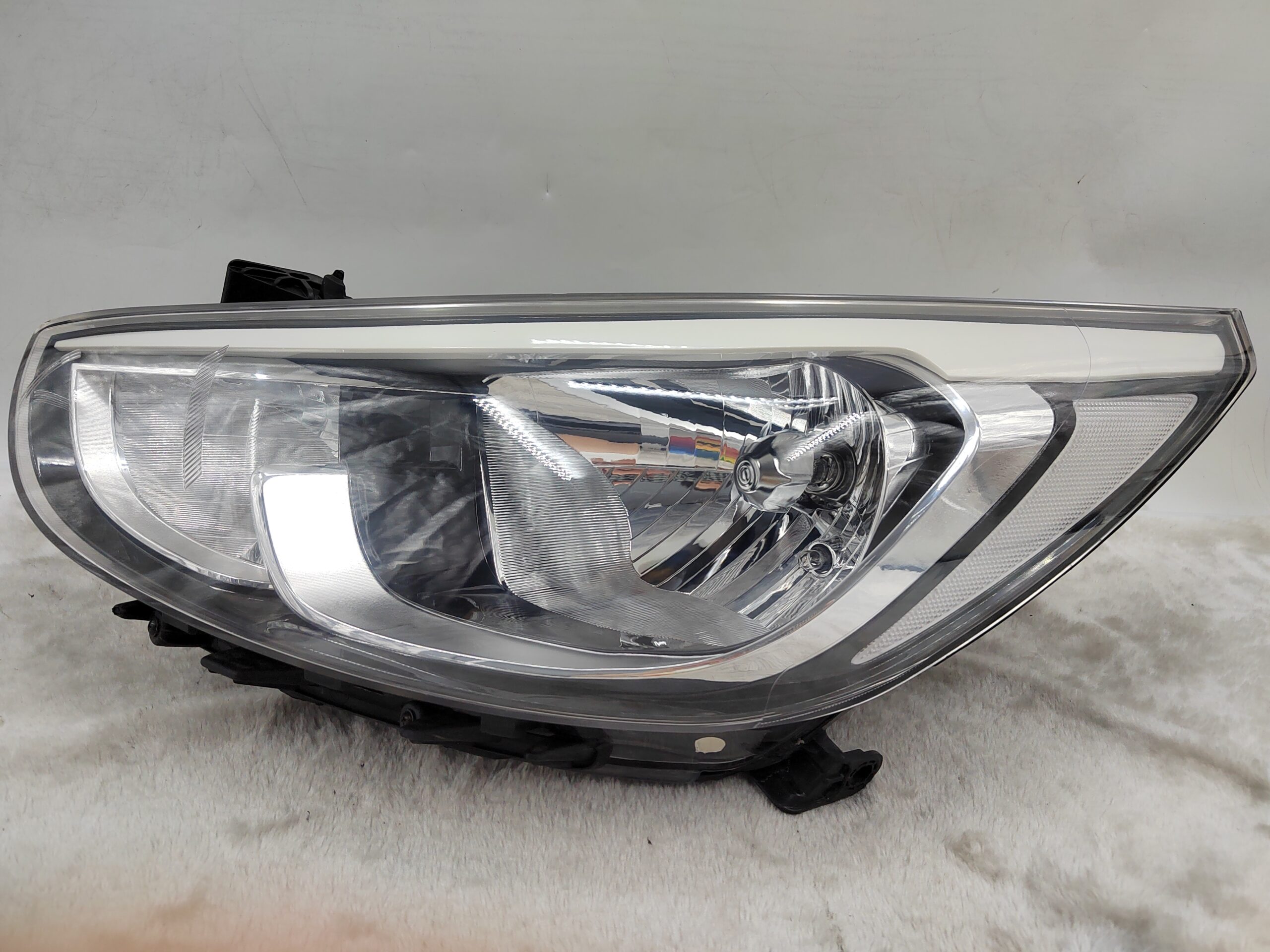 HYUNDAI ACCENT RB 2015-2017 HALOGEN L.H.S HEADLIGHT ASSEMBLY