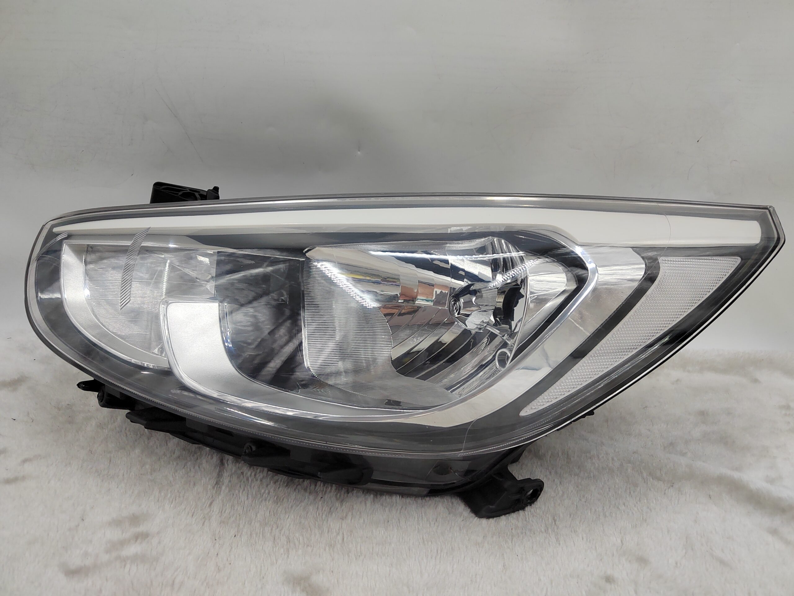 HYUNDAI ACCENT RB 2015-2017 HALOGEN L.H.S HEADLIGHT ASSEMBLY