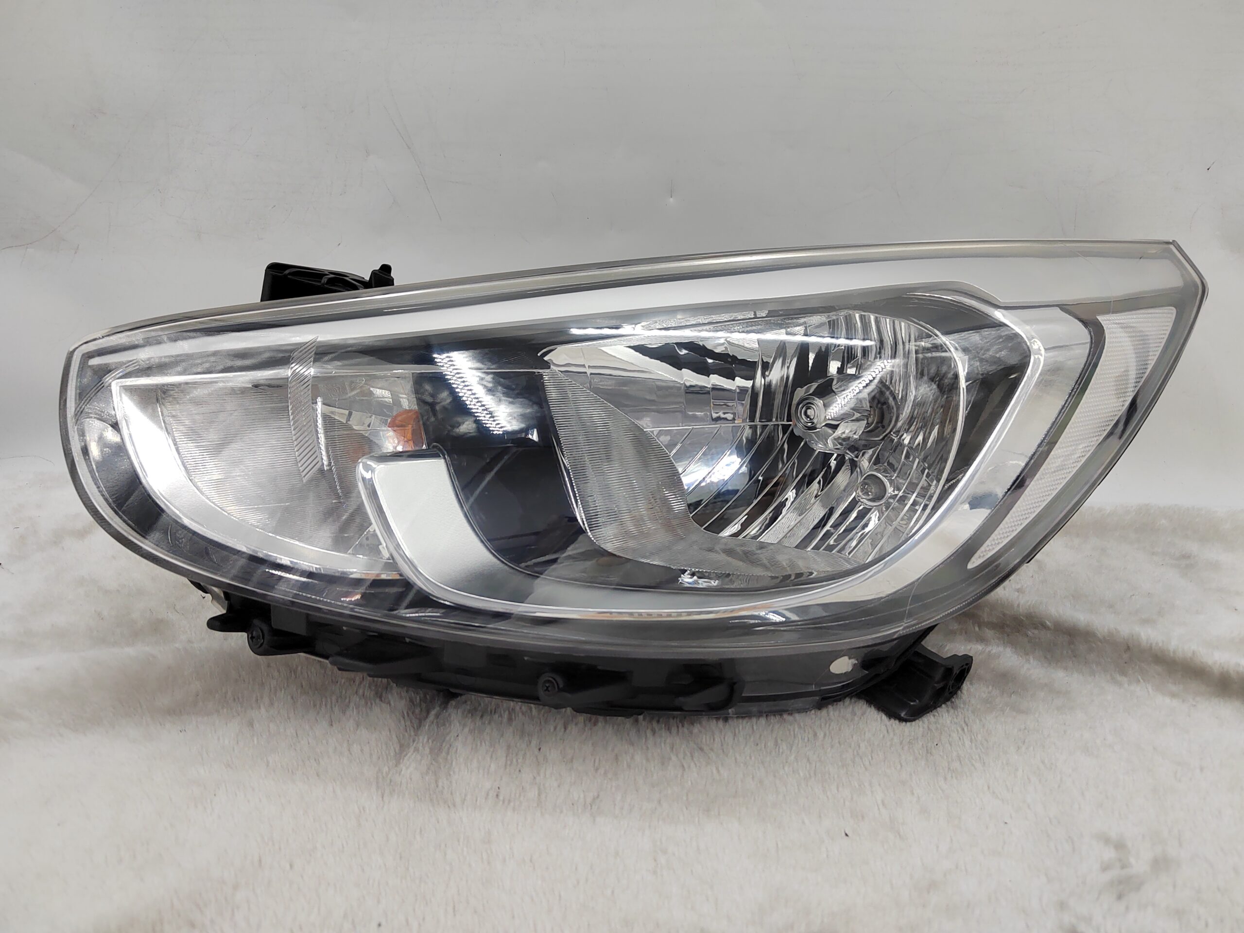 HYUNDAI ACCENT RB 2015-2017 HALOGEN L.H.S HEADLIGHT ASSEMBLY