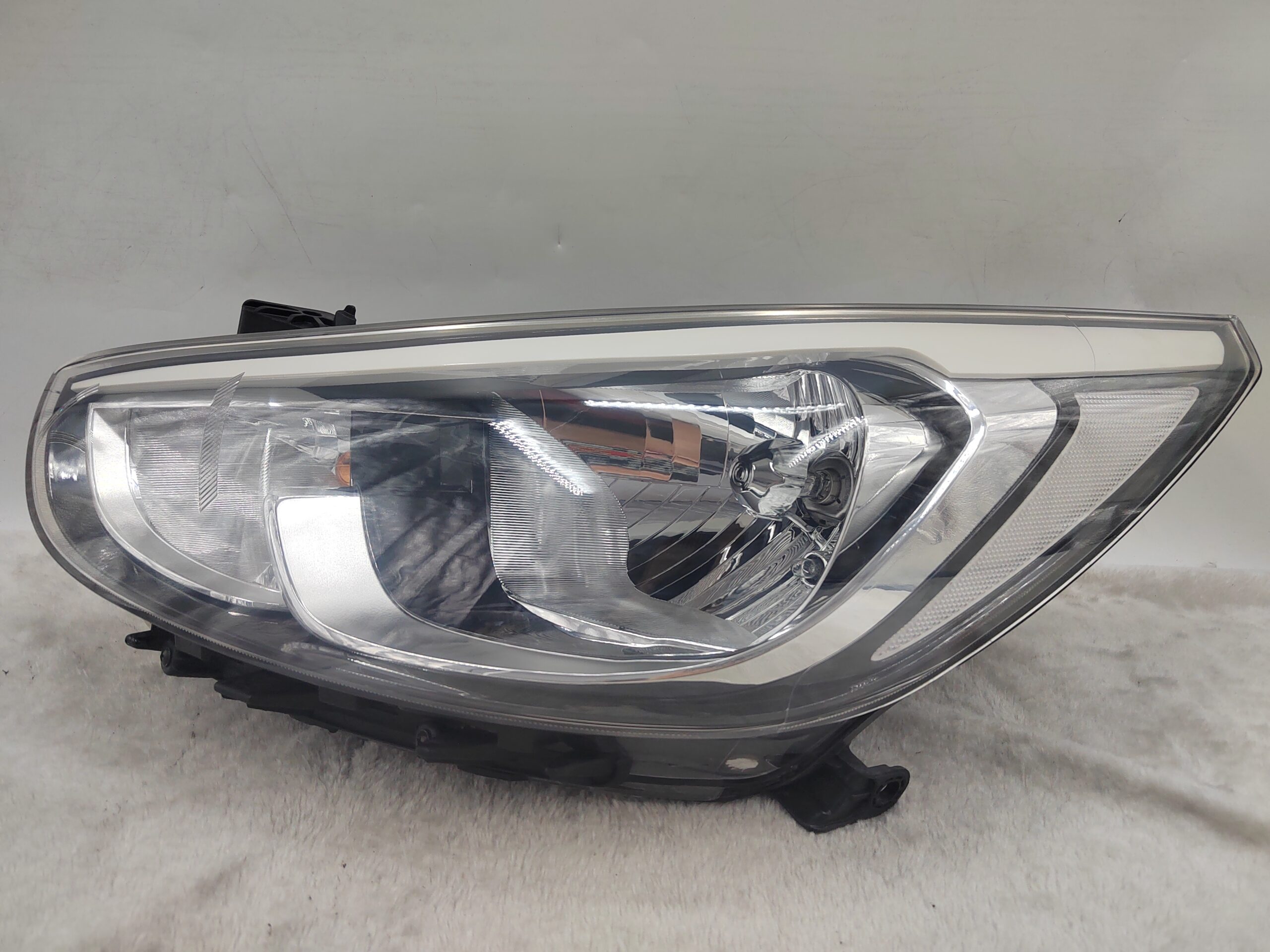 HYUNDAI ACCENT RB 2015-2017 HALOGEN L.H.S HEADLIGHT ASSEMBLY